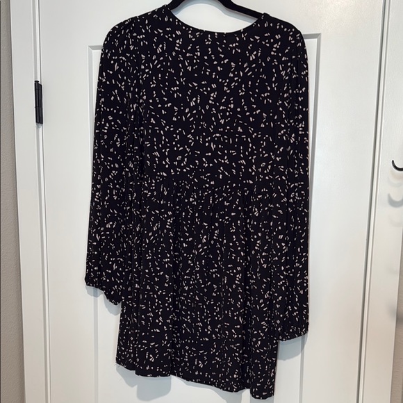 Black Patterned Dress - Picture 4 of 4